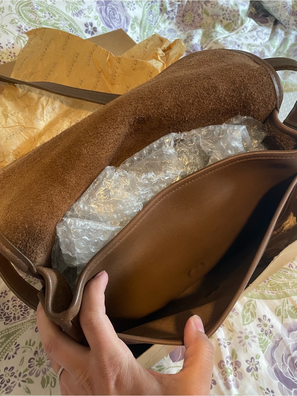Vintage Coach City Bag in Tabac - Picture 8 of 12